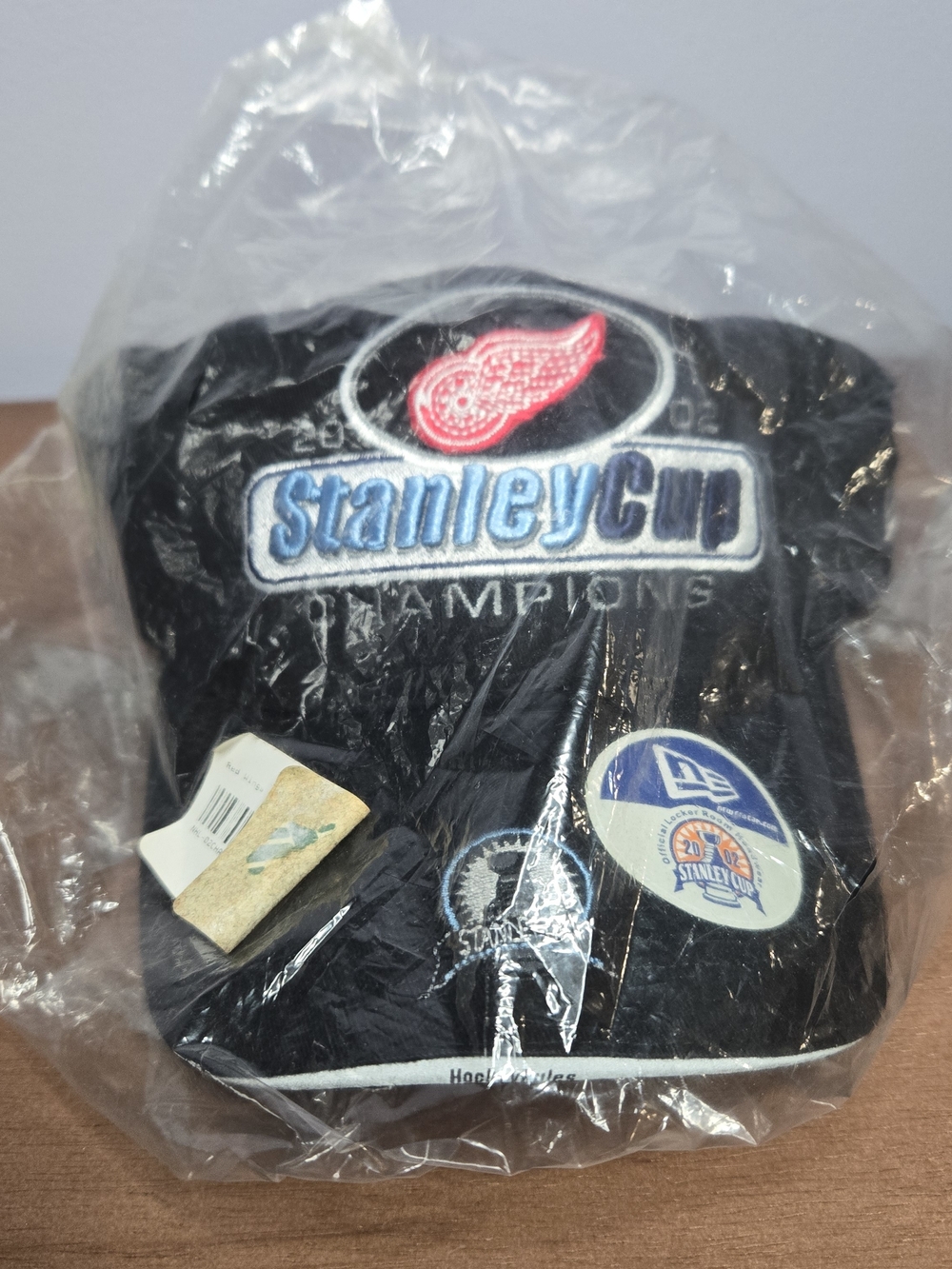 Detroit Red Wings 2002 Stanley Cup Champions Black Cap New In Bag